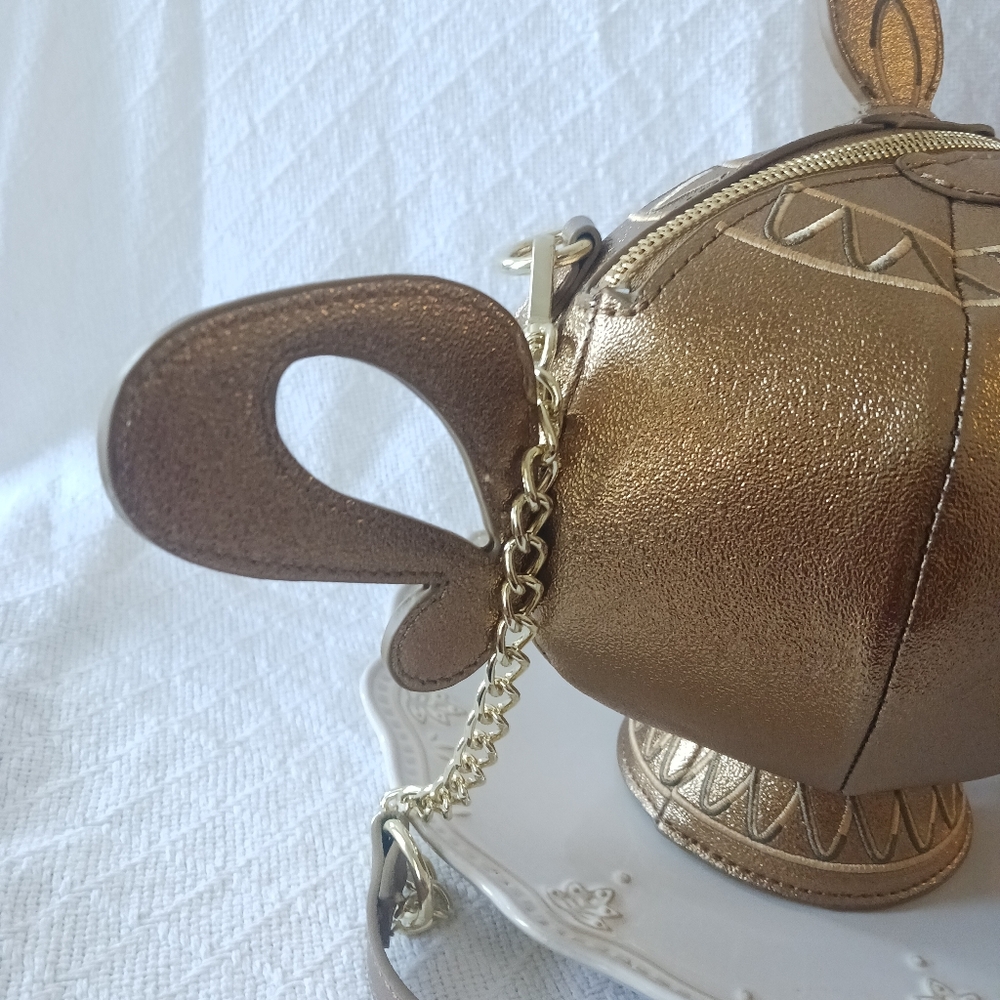 Stitch Shoppe by Loungefly × Disney Aladdin Genie Lamp Crossbody Bag - Picture 14 of 16